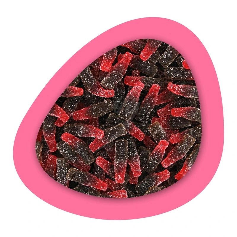 Bonbons gélifiés et sucrés en forme de bouteille avec des saveurs de coca-cola et cerise.