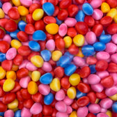 Bonbons comme dragibus colorés et fruités